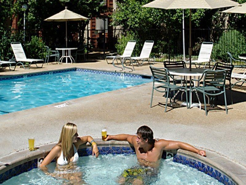Best Western Plus Truckee-Tahoe Hotel Exterior photo